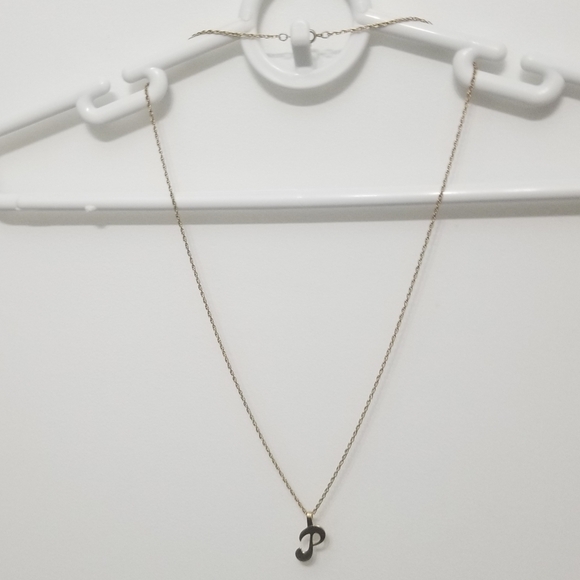 EUC signed Avon letter "P" necklace - Picture 4 of 5